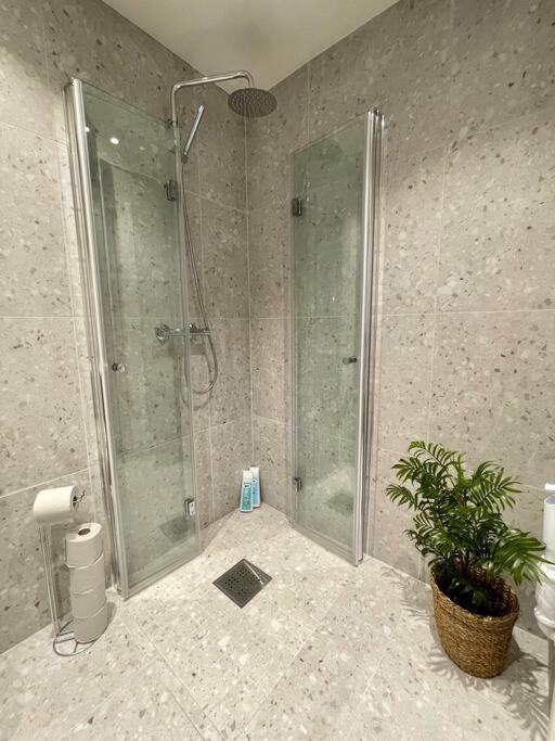 Modern And Cozy Studio Apartment In Central Oslo Kültér fotó